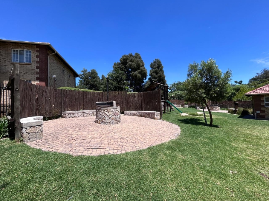 2 Bedroom Property for Sale in Noordwyk Gauteng