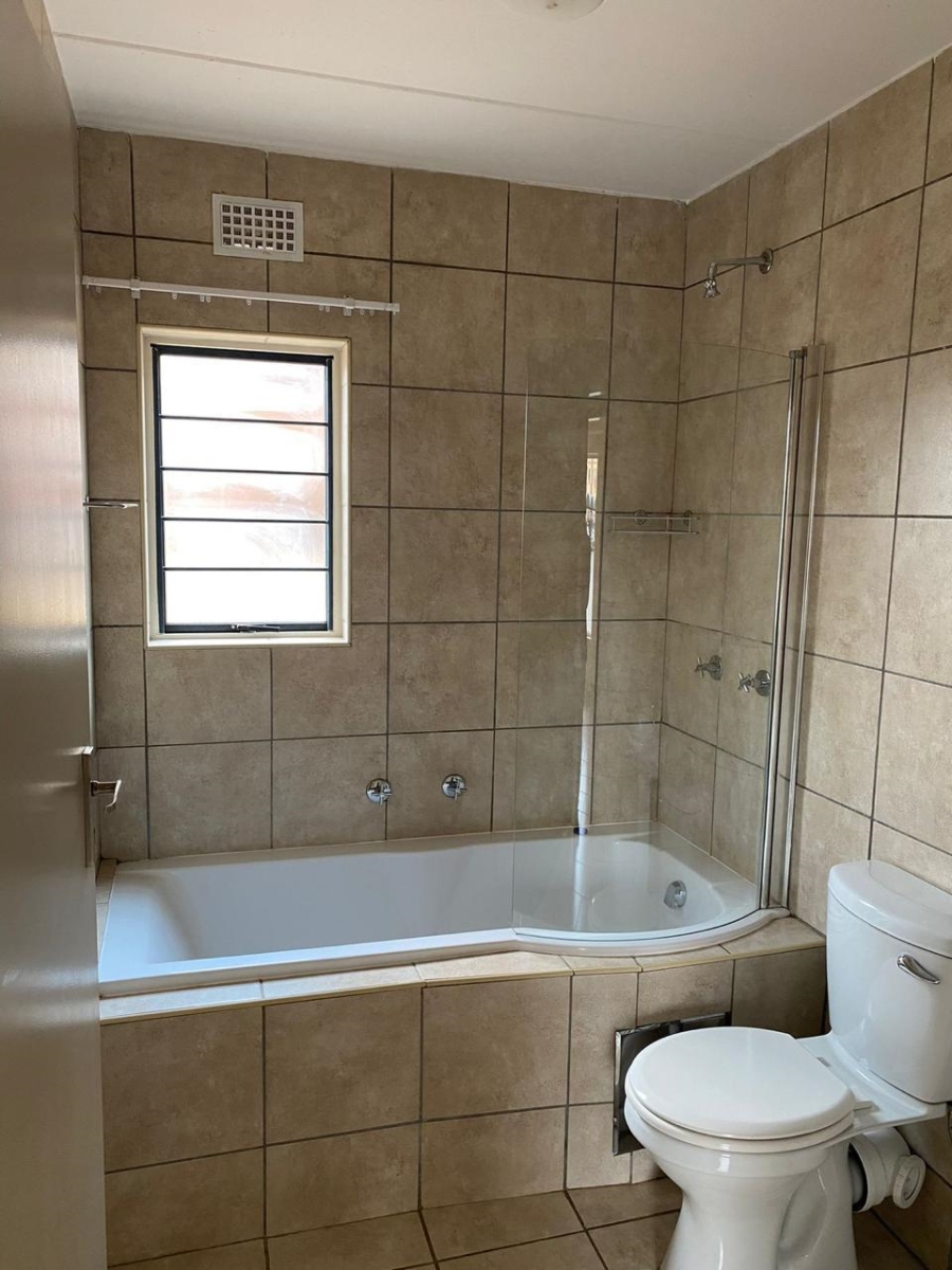 2 Bedroom Property for Sale in Olympus AH Gauteng