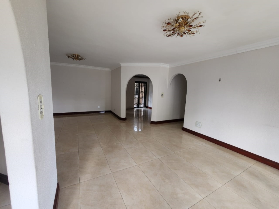 To Let 3 Bedroom Property for Rent in Glenanda Gauteng