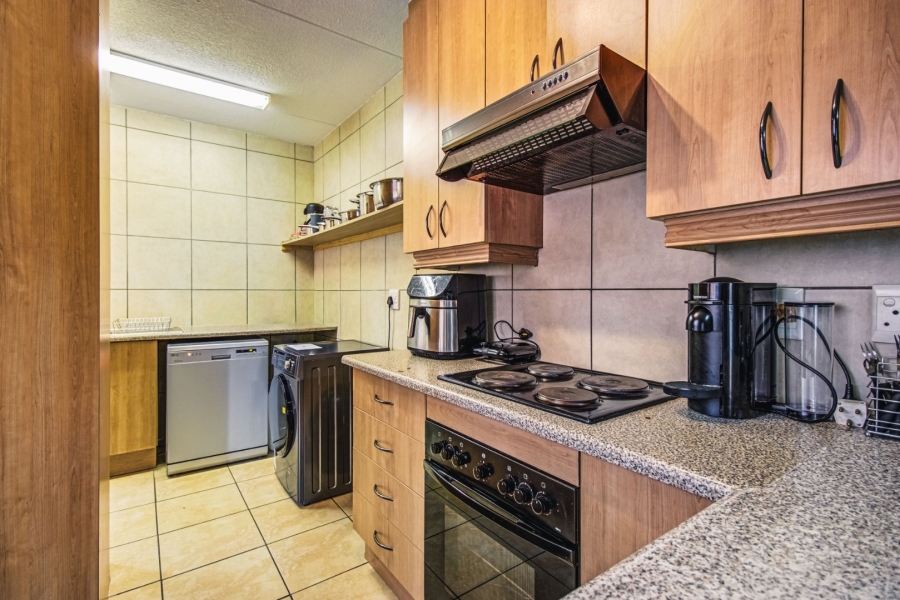 3 Bedroom Property for Sale in Glen Marais Gauteng