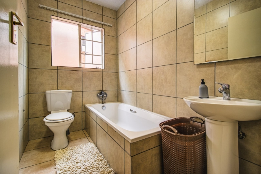 3 Bedroom Property for Sale in Glen Marais Gauteng