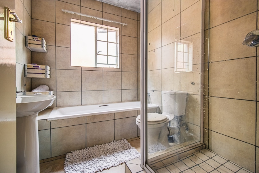 3 Bedroom Property for Sale in Glen Marais Gauteng