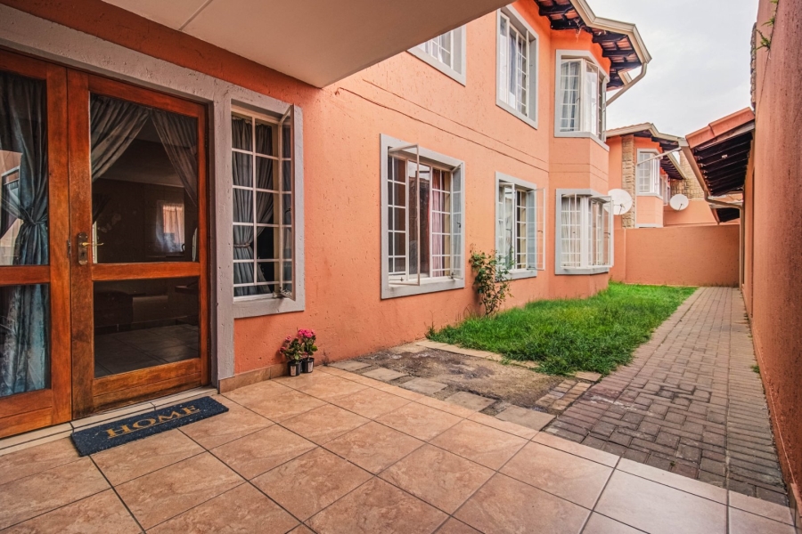 3 Bedroom Property for Sale in Glen Marais Gauteng