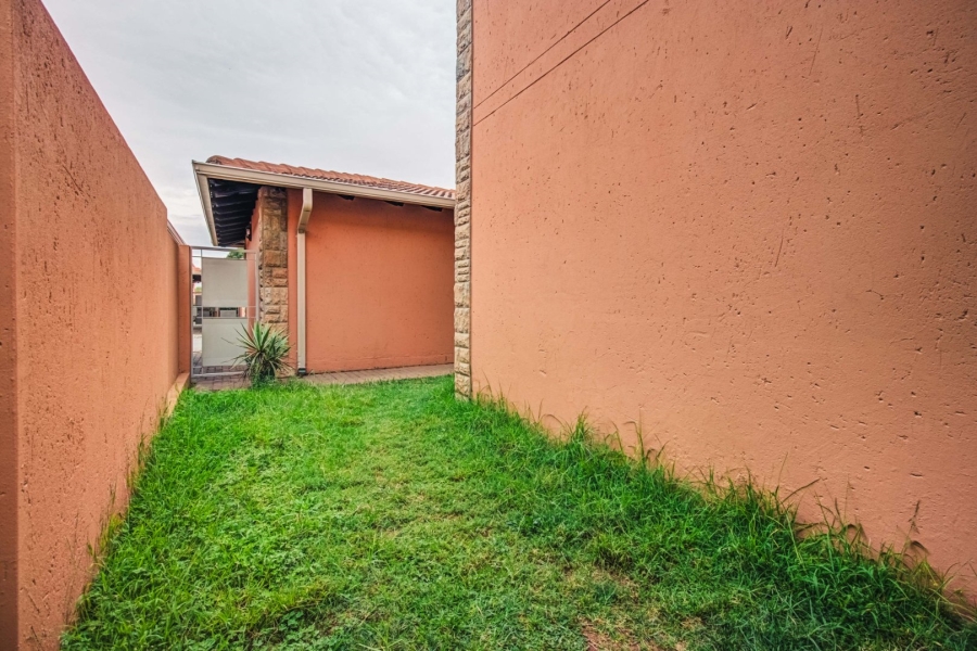 3 Bedroom Property for Sale in Glen Marais Gauteng