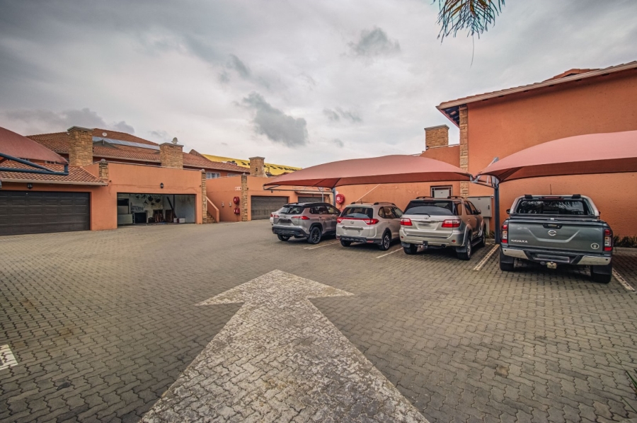 3 Bedroom Property for Sale in Glen Marais Gauteng