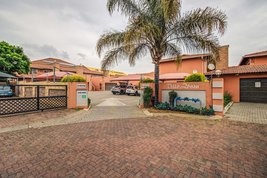 3 Bedroom Property for Sale in Glen Marais Gauteng