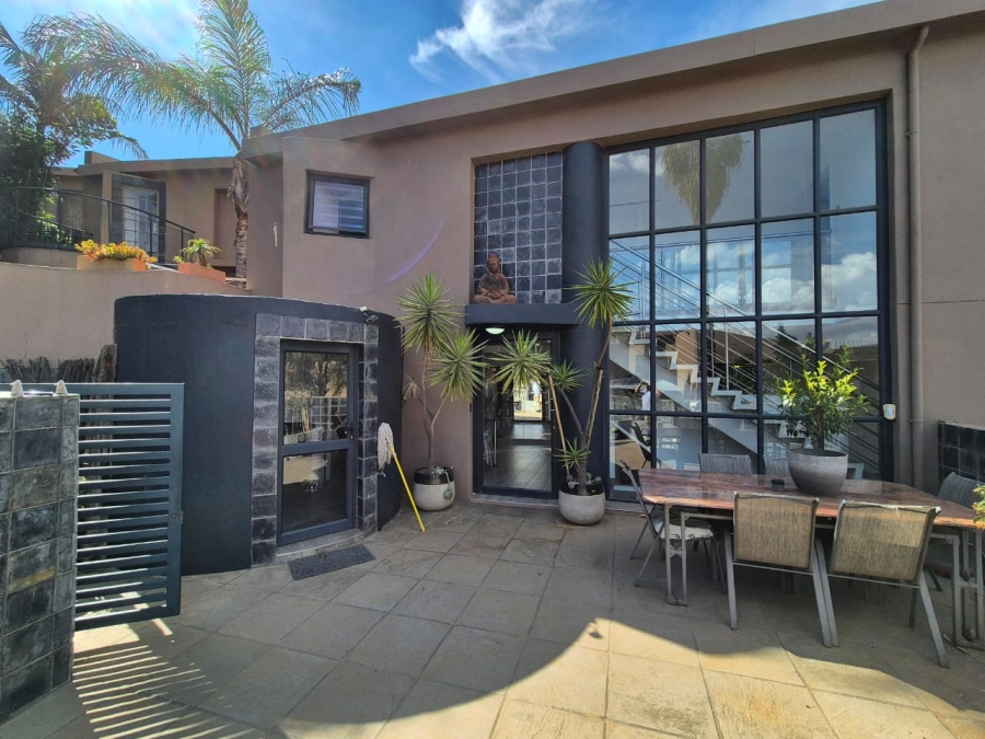 2 Bedroom Property for Sale in Bassonia Gauteng