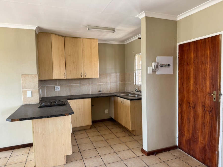 To Let 2 Bedroom Property for Rent in Noordwyk Gauteng