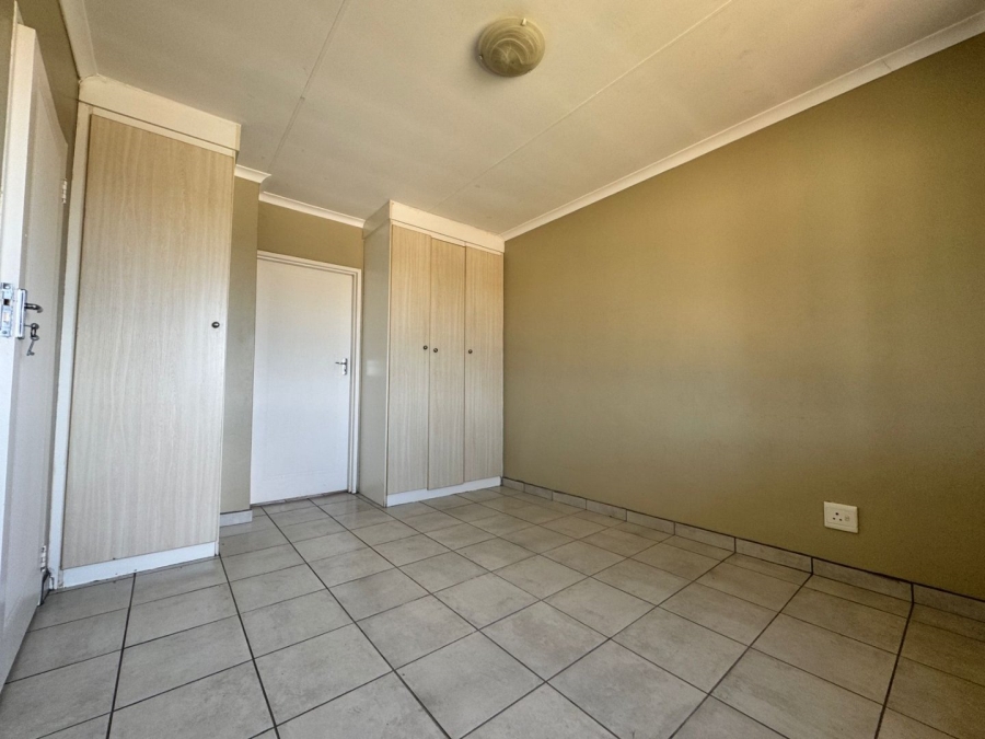 To Let 2 Bedroom Property for Rent in Noordwyk Gauteng