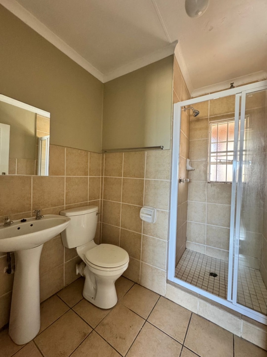 To Let 2 Bedroom Property for Rent in Noordwyk Gauteng