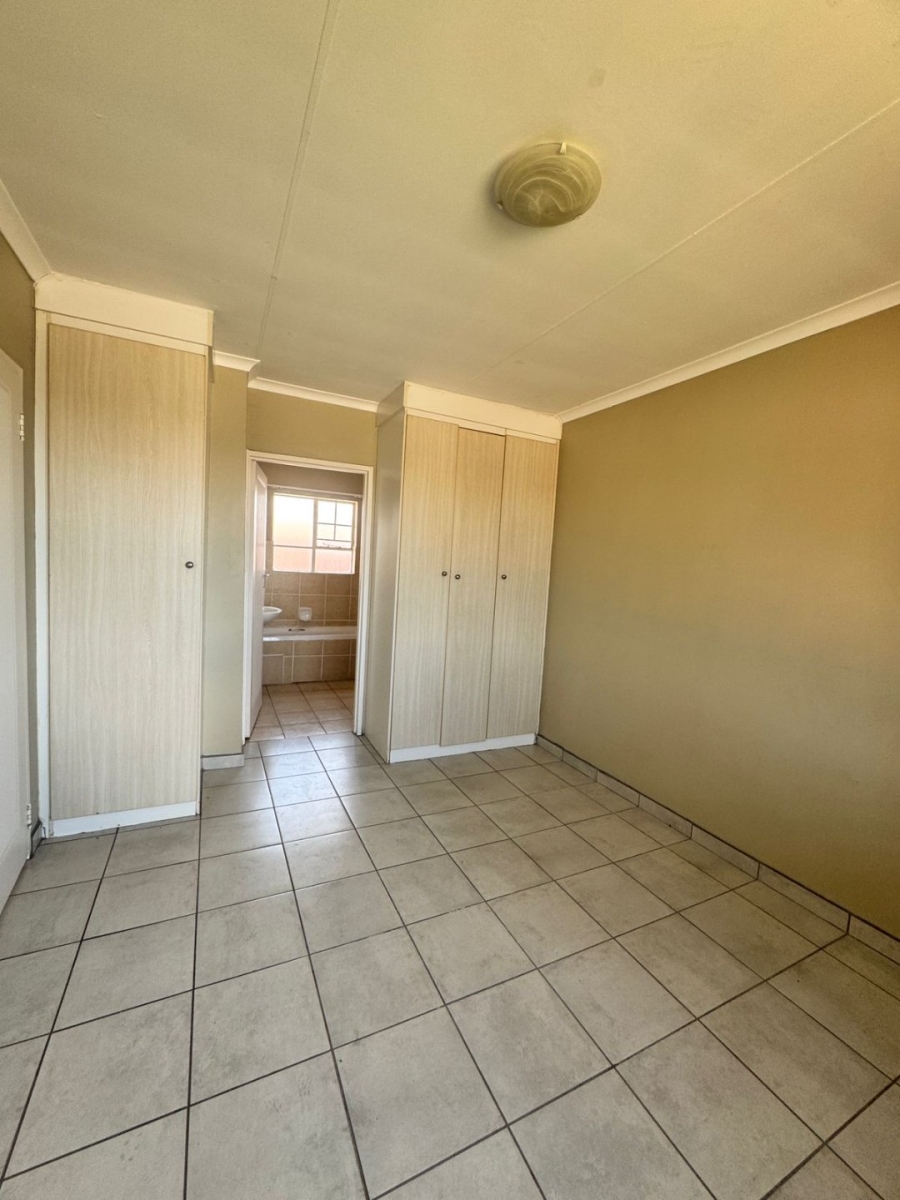 To Let 2 Bedroom Property for Rent in Noordwyk Gauteng