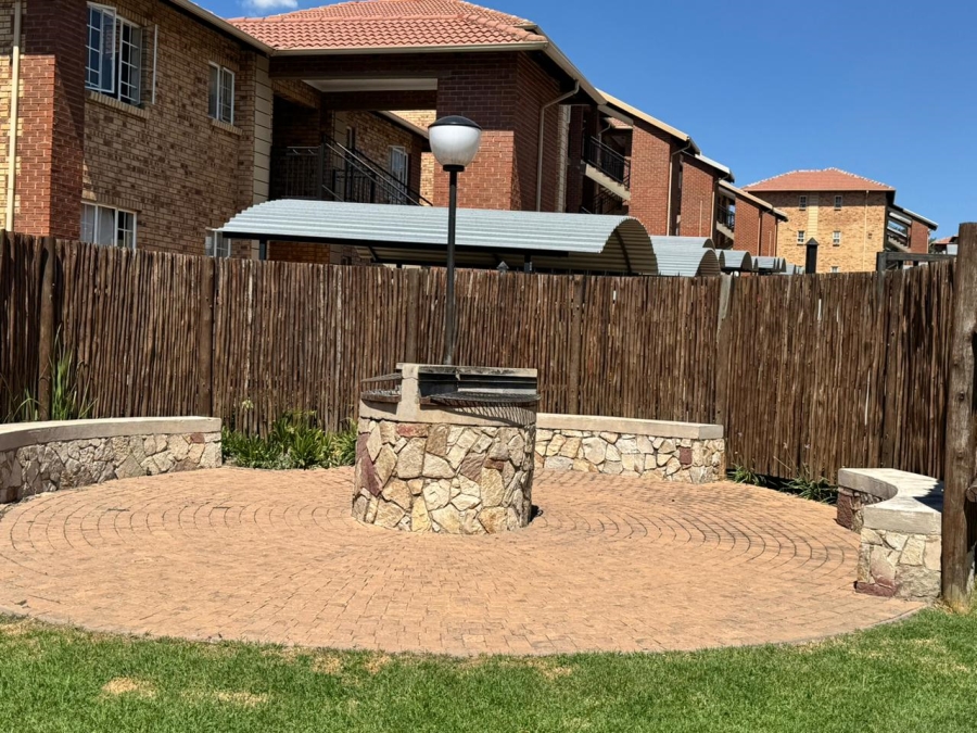 To Let 2 Bedroom Property for Rent in Noordwyk Gauteng