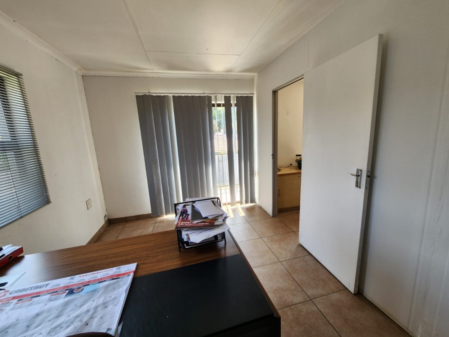 To Let commercial Property for Rent in Mondeor Gauteng