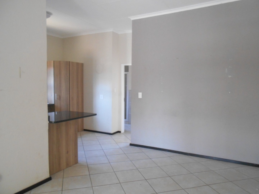 To Let 2 Bedroom Property for Rent in Goedeburg Gauteng