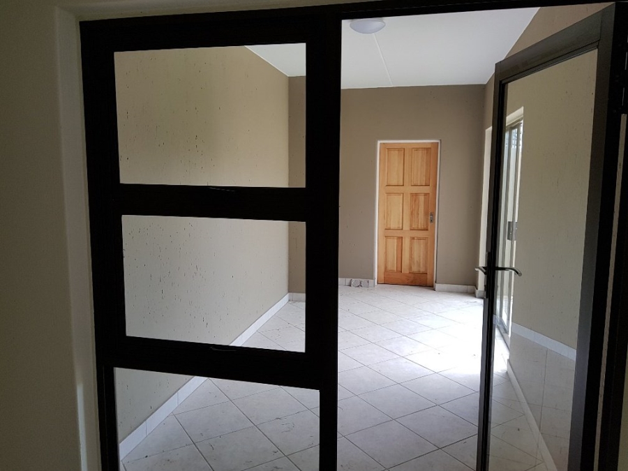 To Let 2 Bedroom Property for Rent in Goedeburg Gauteng
