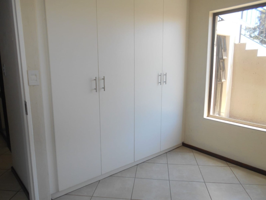 To Let 2 Bedroom Property for Rent in Goedeburg Gauteng
