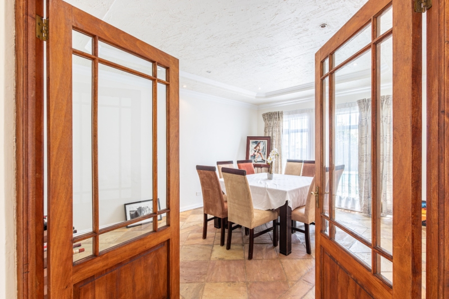  Bedroom Property for Sale in Ruimsig Gauteng