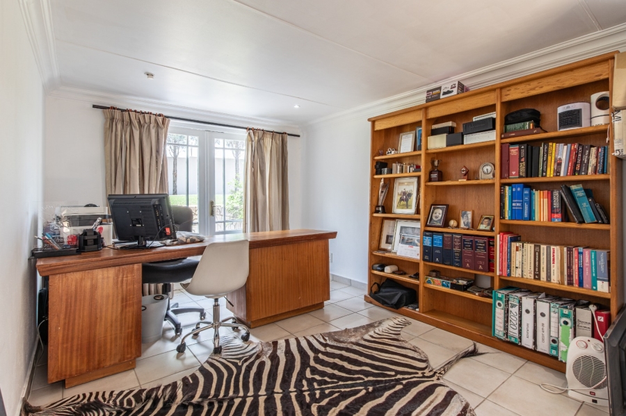  Bedroom Property for Sale in Ruimsig Gauteng