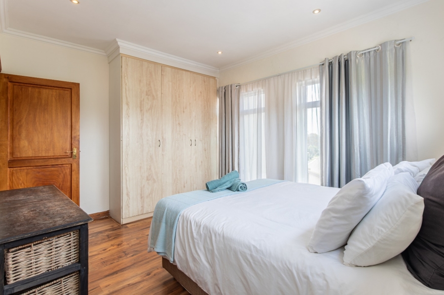  Bedroom Property for Sale in Ruimsig Gauteng