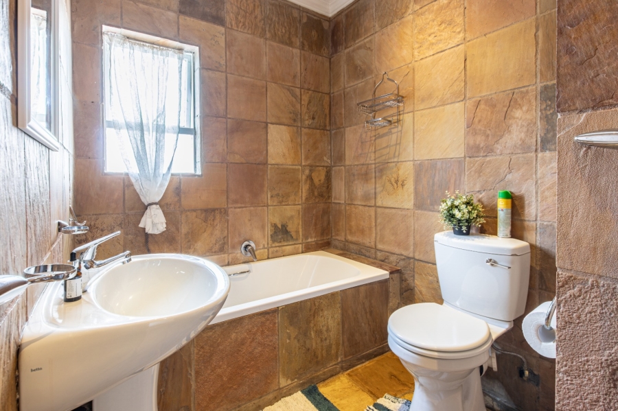  Bedroom Property for Sale in Ruimsig Gauteng