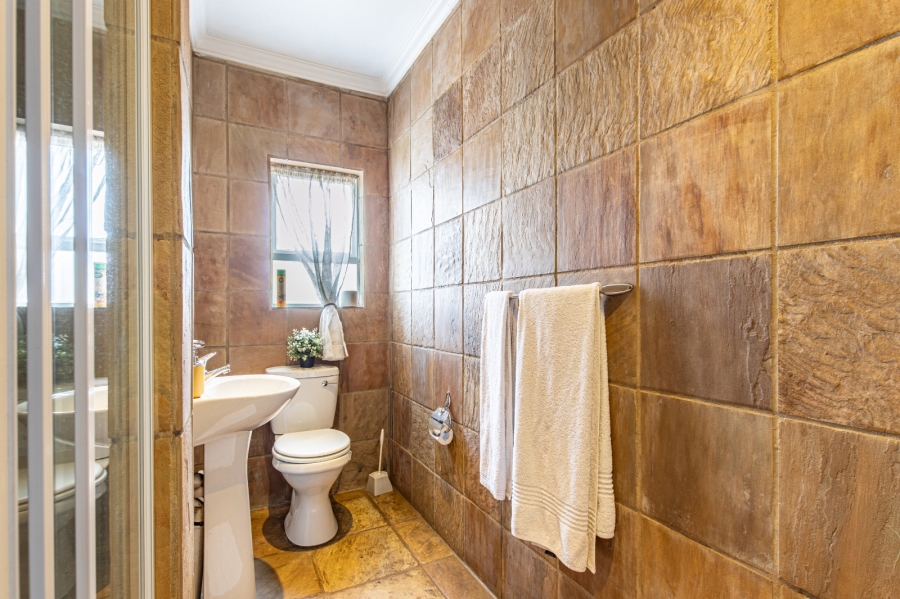  Bedroom Property for Sale in Ruimsig Gauteng