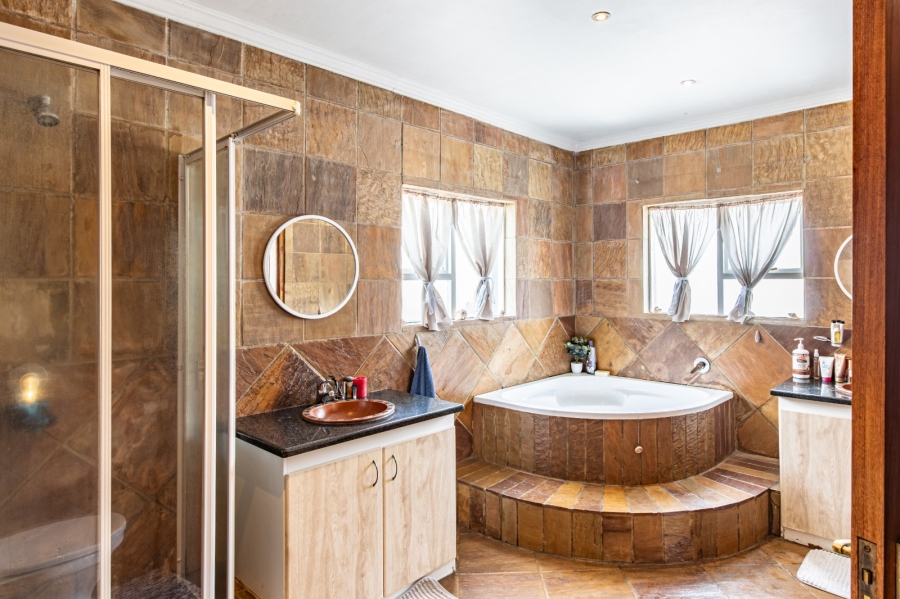  Bedroom Property for Sale in Ruimsig Gauteng