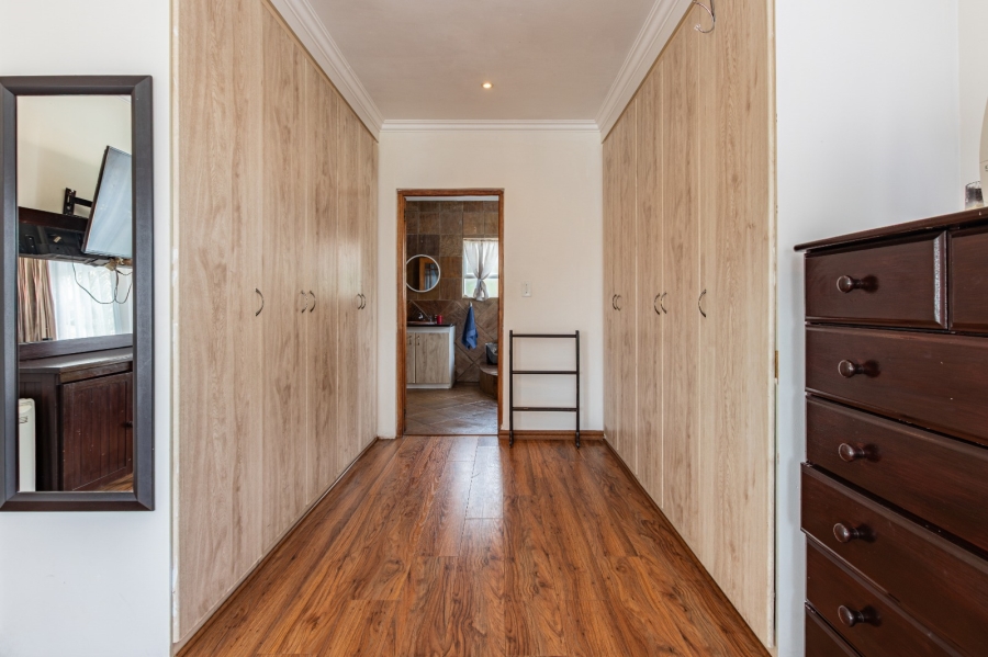  Bedroom Property for Sale in Ruimsig Gauteng