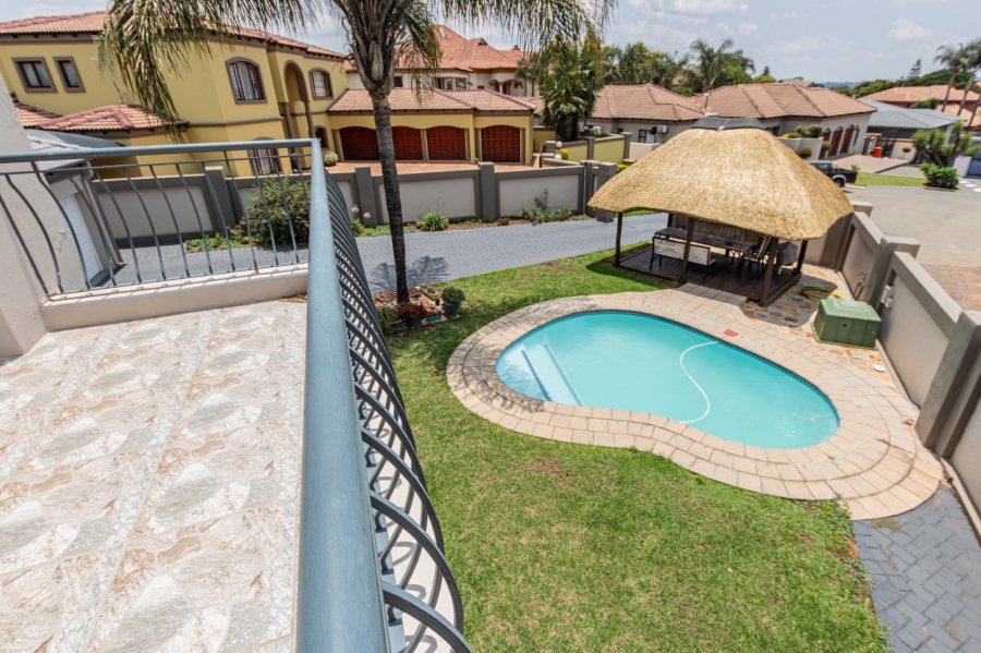  Bedroom Property for Sale in Ruimsig Gauteng