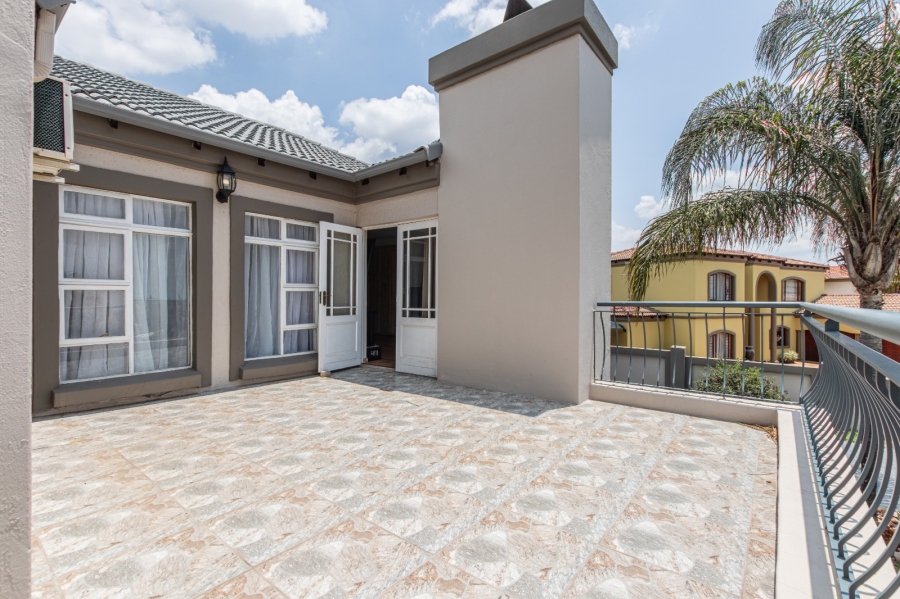  Bedroom Property for Sale in Ruimsig Gauteng
