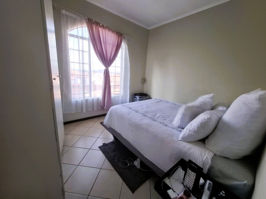 To Let 2 Bedroom Property for Rent in Karenpark Gauteng