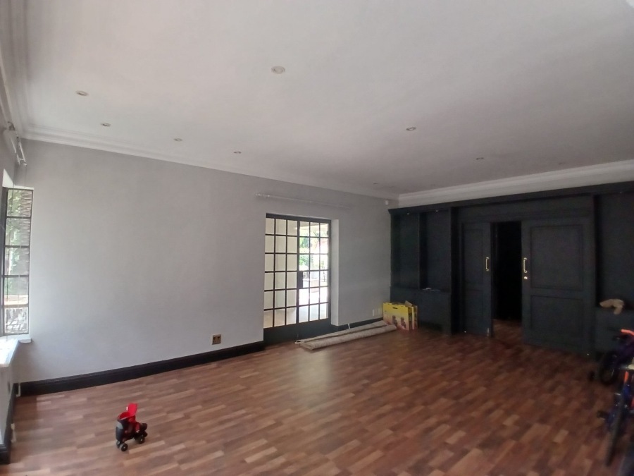 To Let 6 Bedroom Property for Rent in Houghton Estate Gauteng