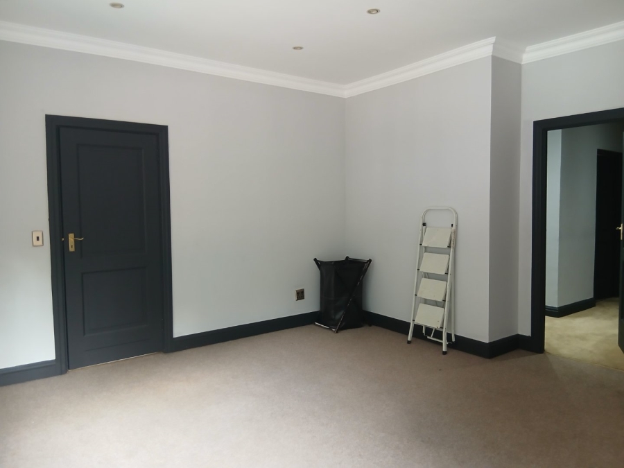 To Let 6 Bedroom Property for Rent in Houghton Estate Gauteng