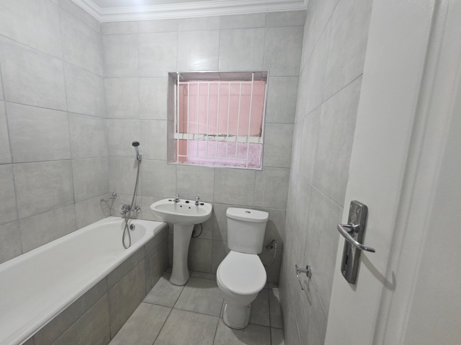 2 Bedroom Property for Sale in Germiston South Gauteng