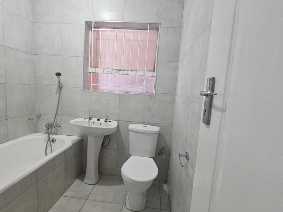 2 Bedroom Property for Sale in Germiston South Gauteng