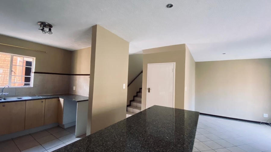 2 Bedroom Property for Sale in Monavoni Gauteng