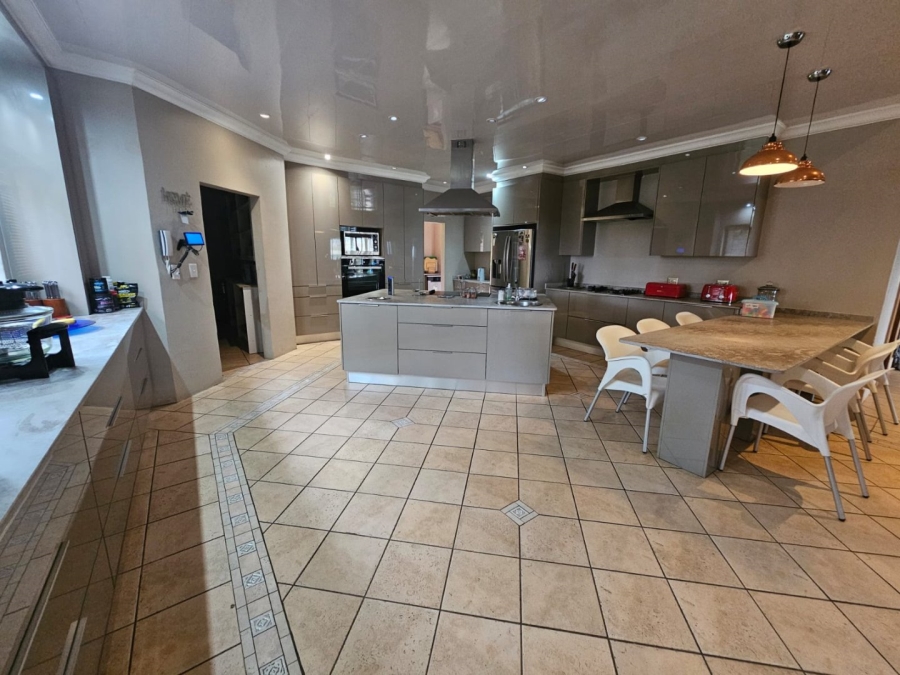 9 Bedroom Property for Sale in Mooikloof Equestrian Estate Gauteng