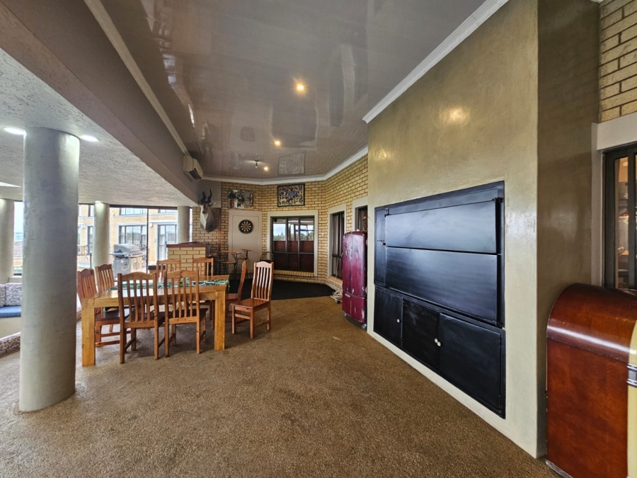 9 Bedroom Property for Sale in Mooikloof Equestrian Estate Gauteng