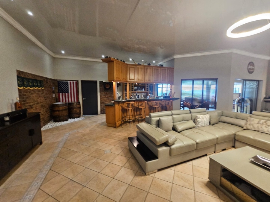 9 Bedroom Property for Sale in Mooikloof Equestrian Estate Gauteng