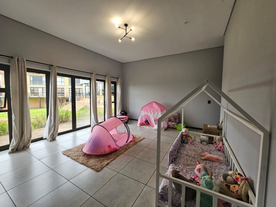 9 Bedroom Property for Sale in Mooikloof Equestrian Estate Gauteng