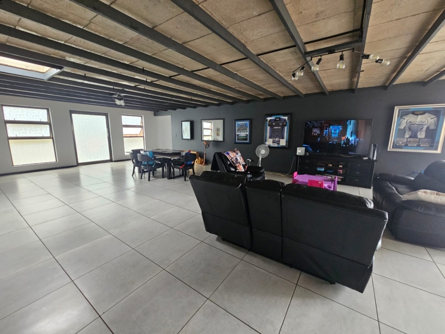 9 Bedroom Property for Sale in Mooikloof Equestrian Estate Gauteng