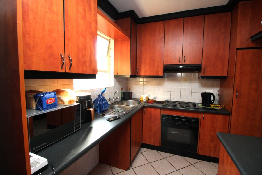 3 Bedroom Property for Sale in Die Hoewes Gauteng