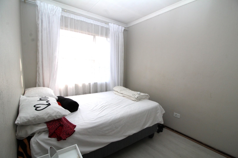 3 Bedroom Property for Sale in Die Hoewes Gauteng