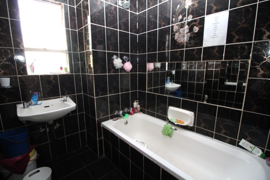 3 Bedroom Property for Sale in Die Hoewes Gauteng