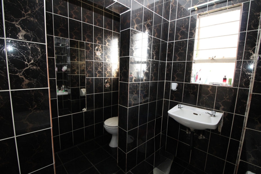 3 Bedroom Property for Sale in Die Hoewes Gauteng