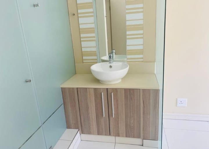 To Let 1 Bedroom Property for Rent in Rosebank Gauteng