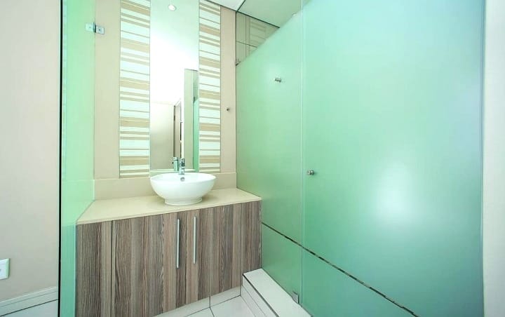 To Let 1 Bedroom Property for Rent in Rosebank Gauteng