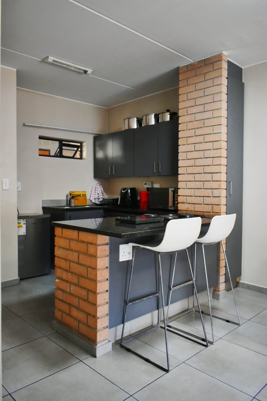  Bedroom Property for Sale in Vorna Valley Gauteng