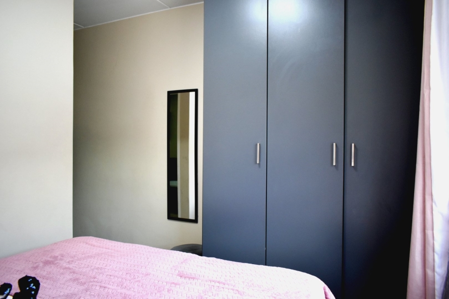  Bedroom Property for Sale in Vorna Valley Gauteng