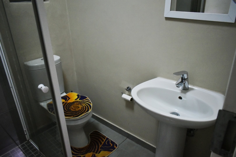  Bedroom Property for Sale in Vorna Valley Gauteng