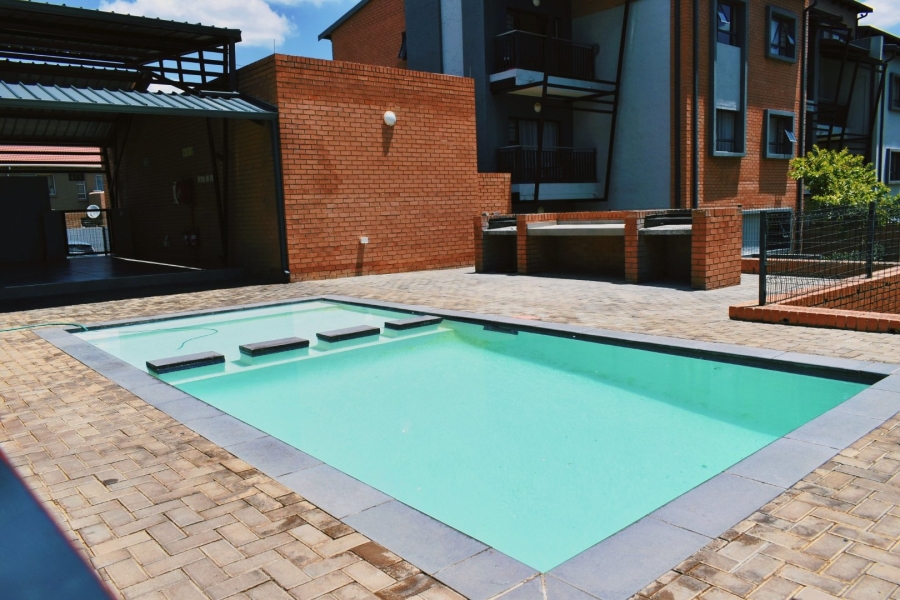  Bedroom Property for Sale in Vorna Valley Gauteng